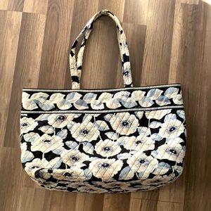 Black and white Vera Bradley tote